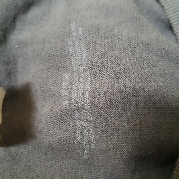 4 Boy's Gray Hanes Plain T-shirts Size S - Picture 5 of 5